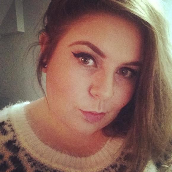 Meet your Posher, Alexandra - Picture 1 of 1